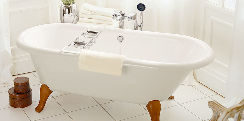 Foto: © Villeroy & Boch - Trendbad mit freistehender Badewanne in Wohlfühlfarben